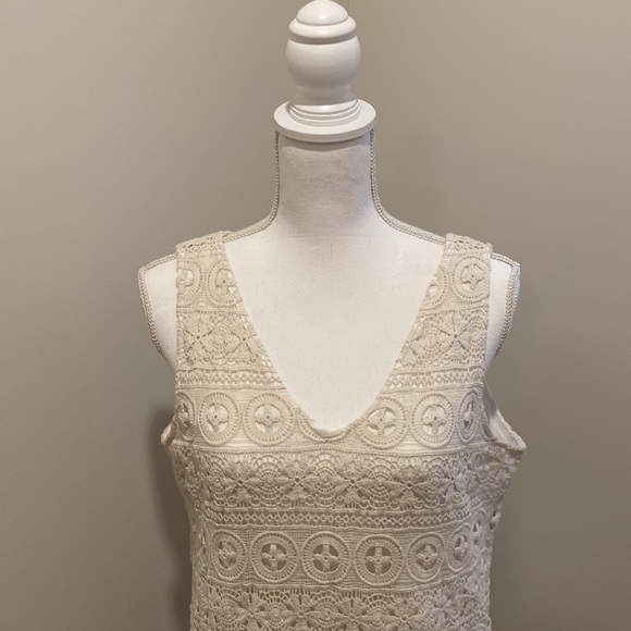Women’s US Size 10 Sleeveless Crocheted Shirt in Off-White by Burton of … - Picture 2 of 7